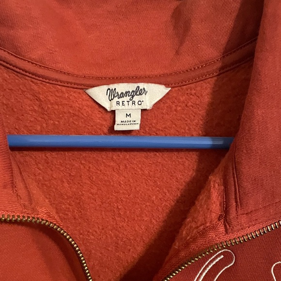 Wrangler Red Zip-Up Sweater with Horseshoe Design - Picture 2 of 3